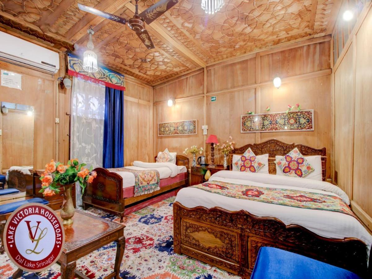 Lake Victoria Houseboats Bed and Breakfast Srīnagar Exterior foto